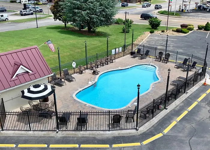 Landmark Inn