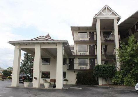 Landmark Motel 2*